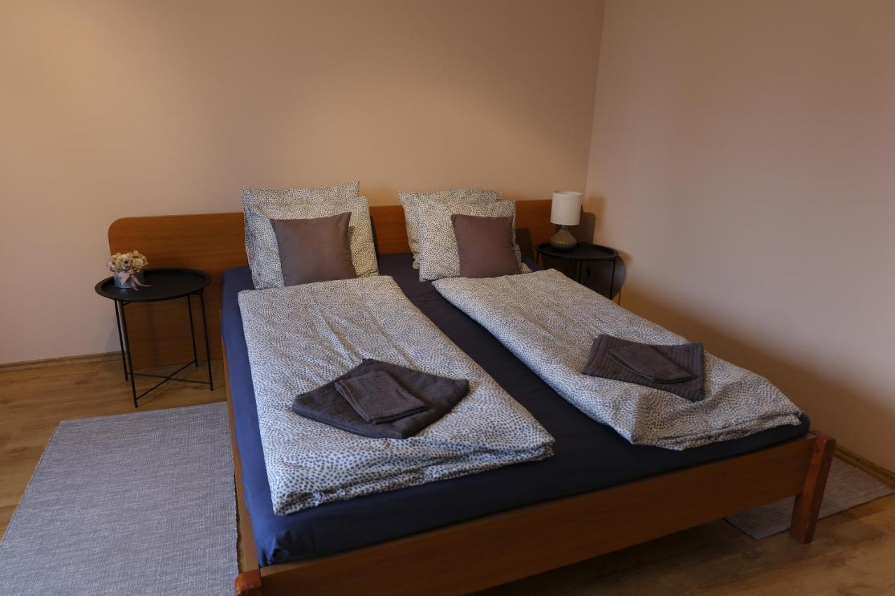 Kajari Apartmanhaz Balatonfőkajár Exterior foto
