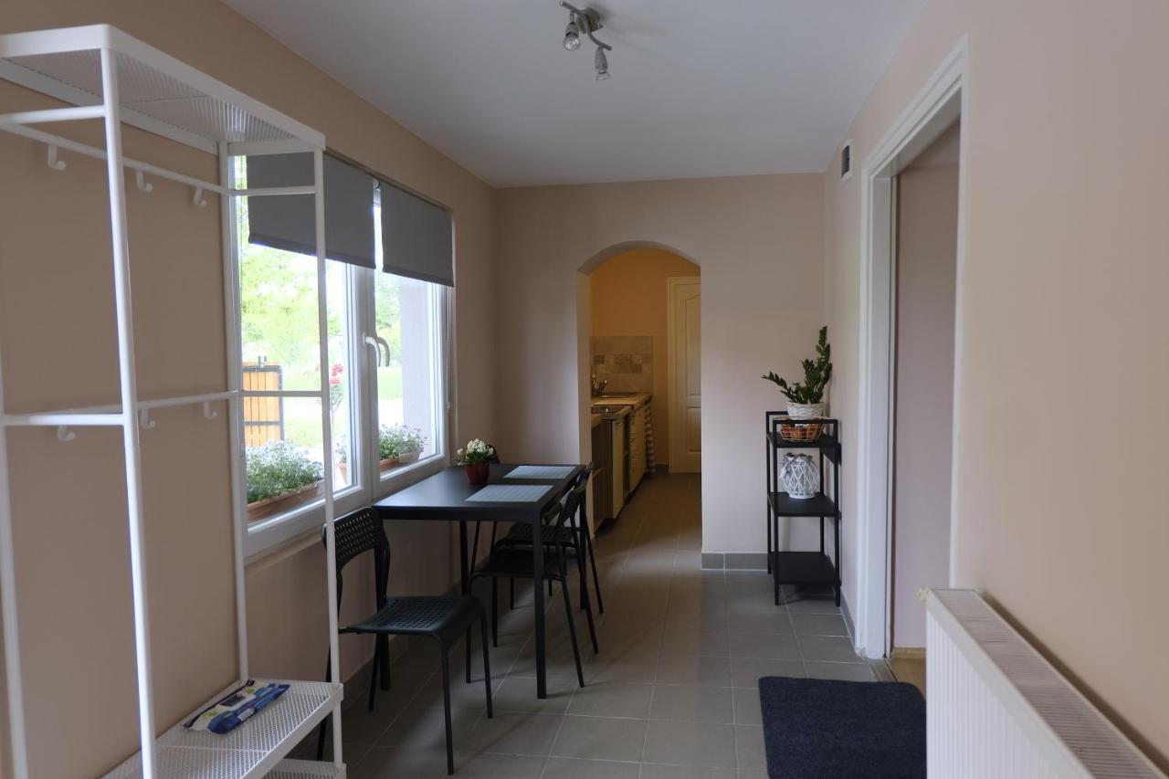 Kajari Apartmanhaz Balatonfőkajár Exterior foto