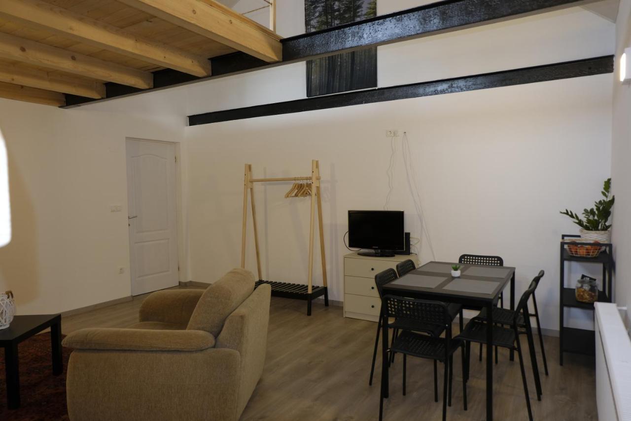 Kajari Apartmanhaz Balatonfőkajár Exterior foto