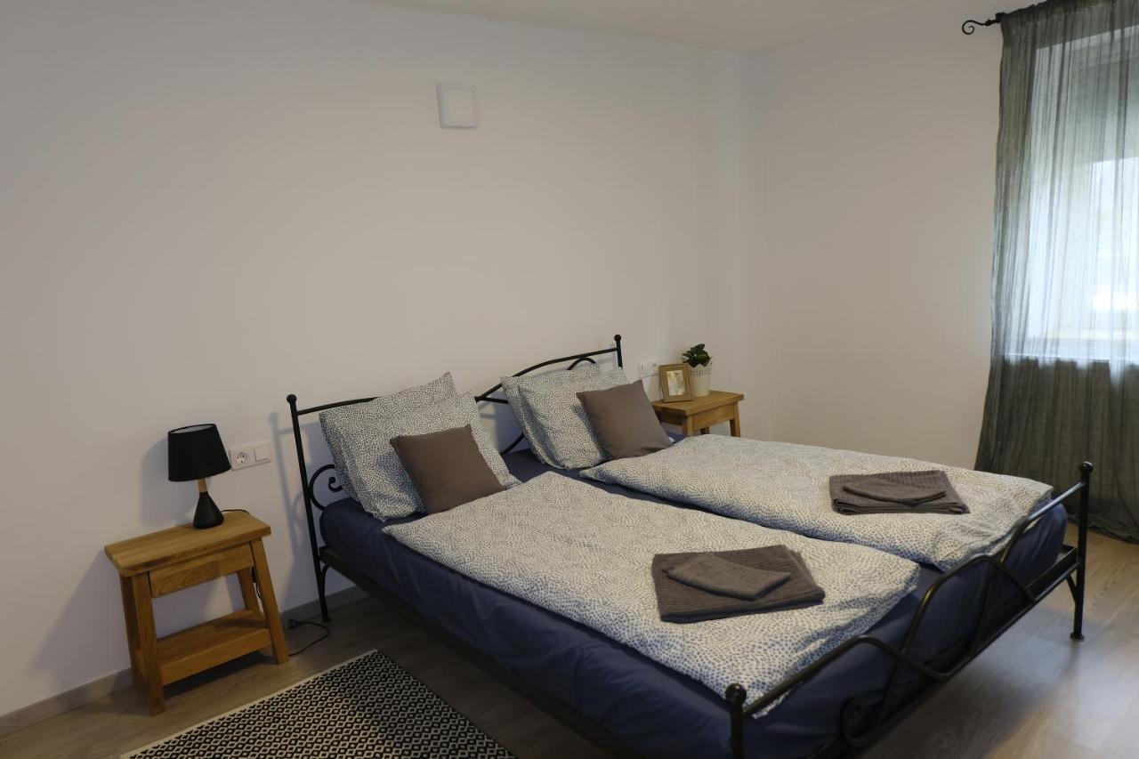 Kajari Apartmanhaz Balatonfőkajár Exterior foto